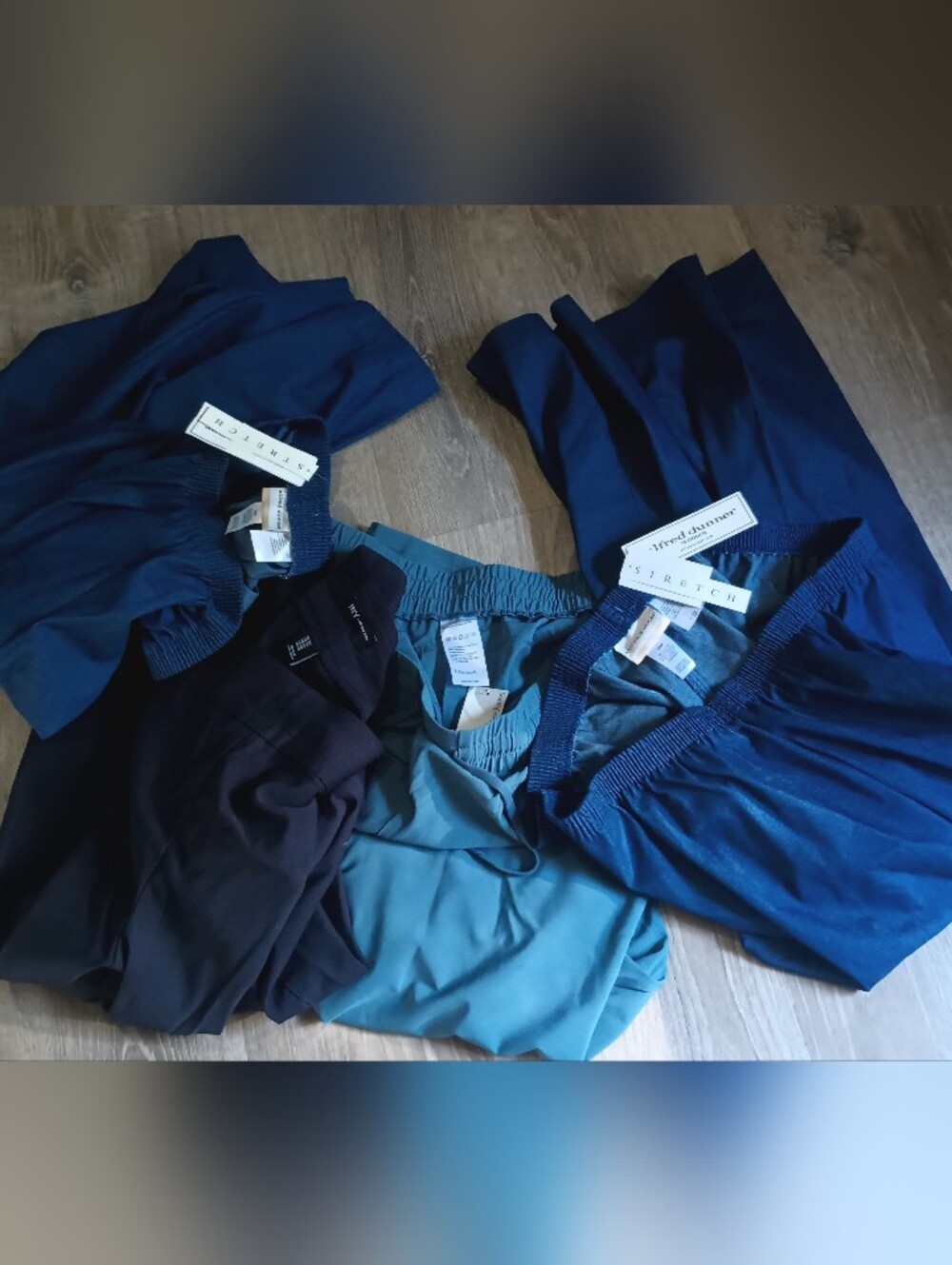 Lot - Women's Size 24W/3X Crop/Capri Lot 3 NWT/1 Used